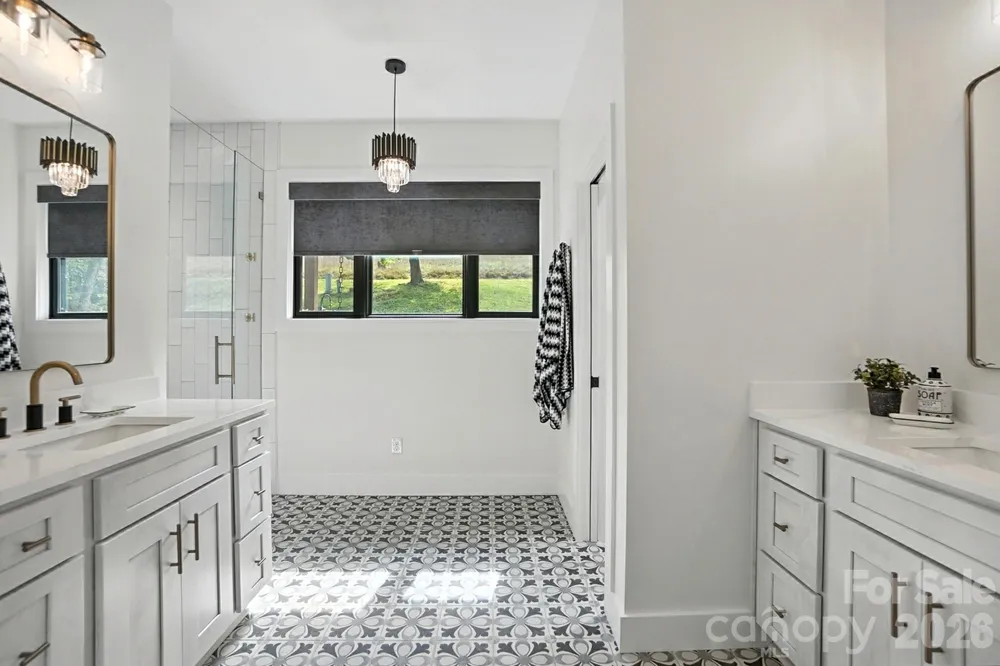 727 Riverwind Drive Lansing, NC 28643