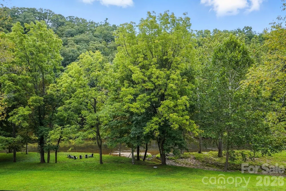 727 Riverwind Drive Lansing, NC 28643