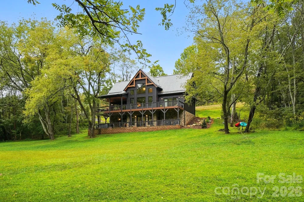 727 Riverwind Drive Lansing, NC 28643