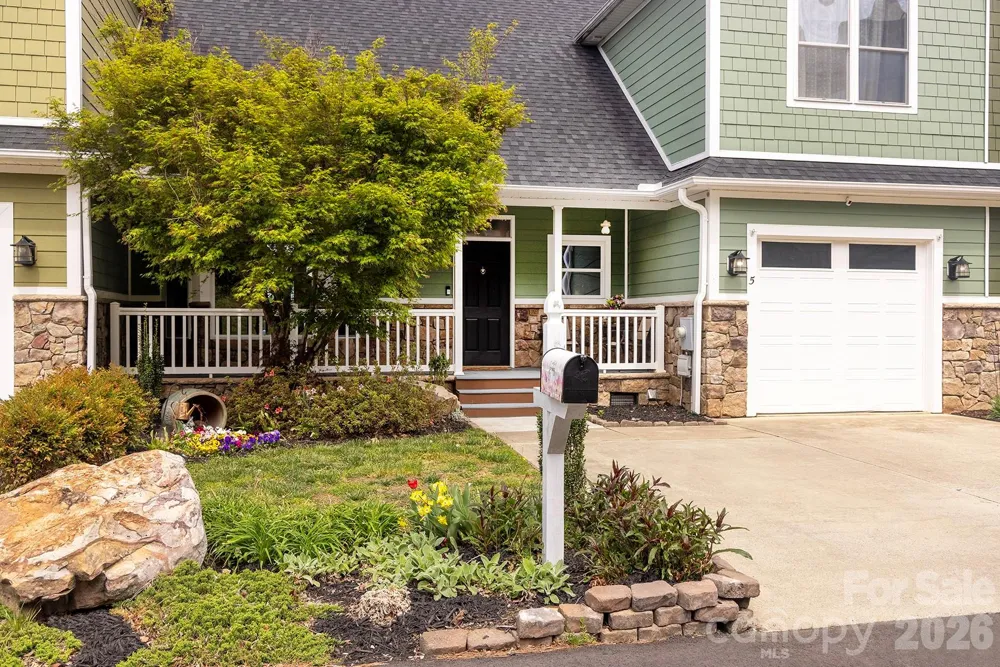 5 Gemini Heights Weaverville, NC 28787