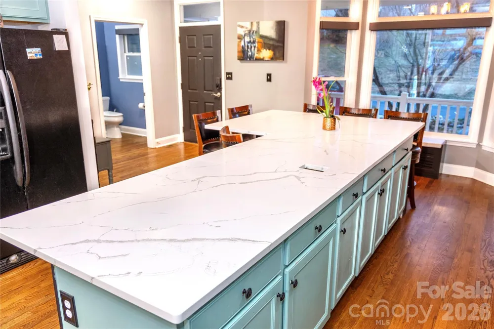 5 Gemini Heights Weaverville, NC 28787