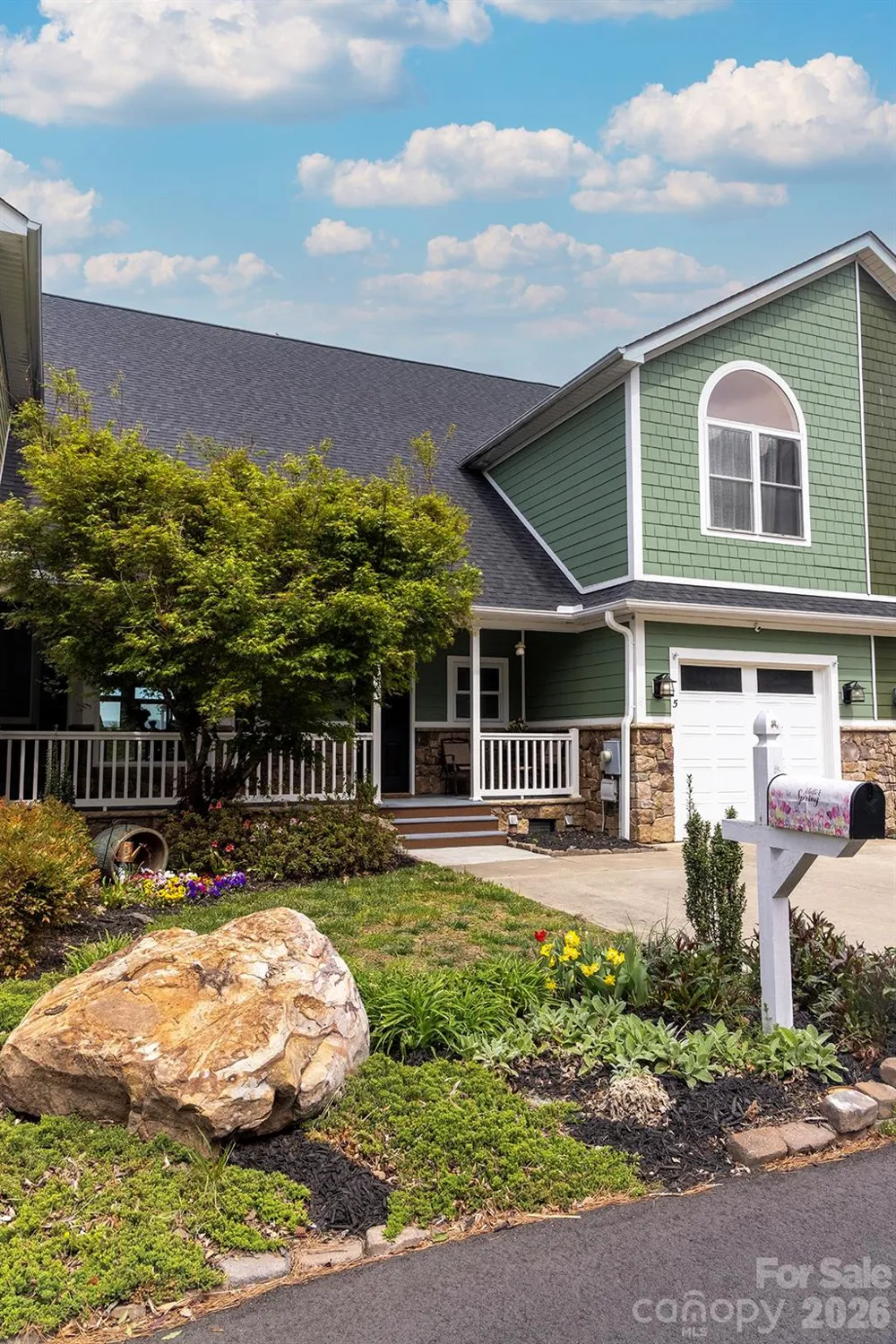 5 Gemini Heights Weaverville, NC 28787