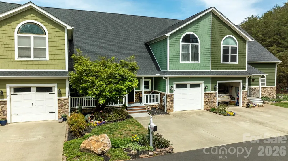 5 Gemini Heights Weaverville, NC 28787