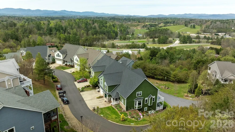 5 Gemini Heights Weaverville, NC 28787