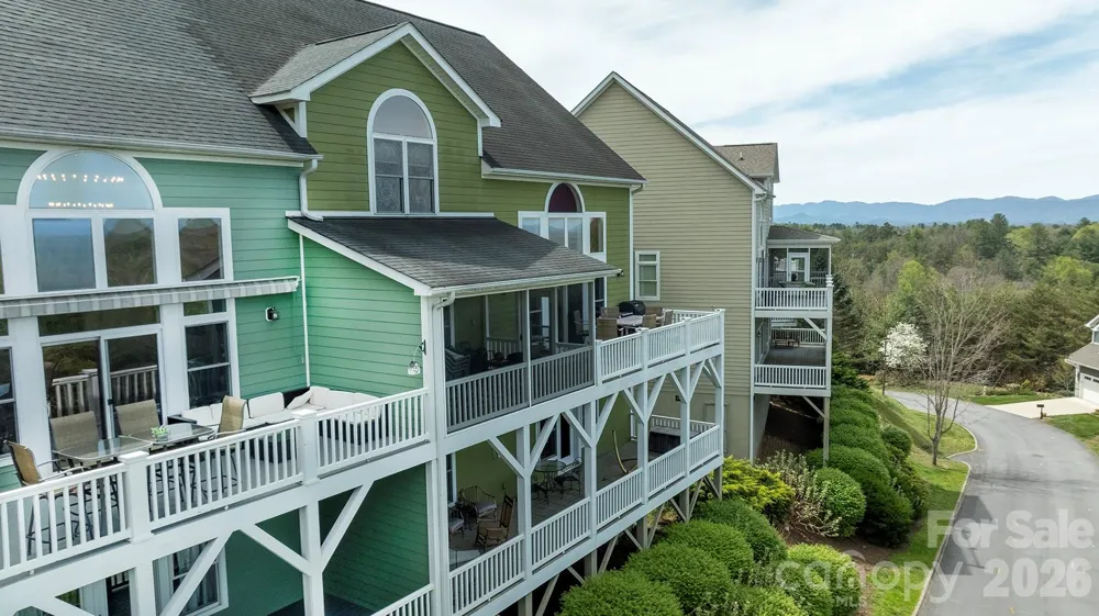 5 Gemini Heights Weaverville, NC 28787