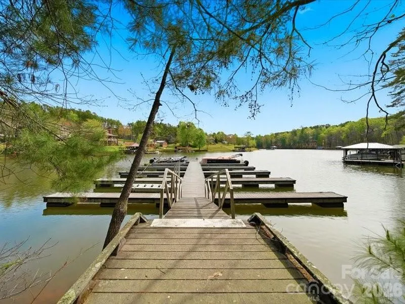 6074 Plantation Pointe Drive Granite Falls, NC 28630