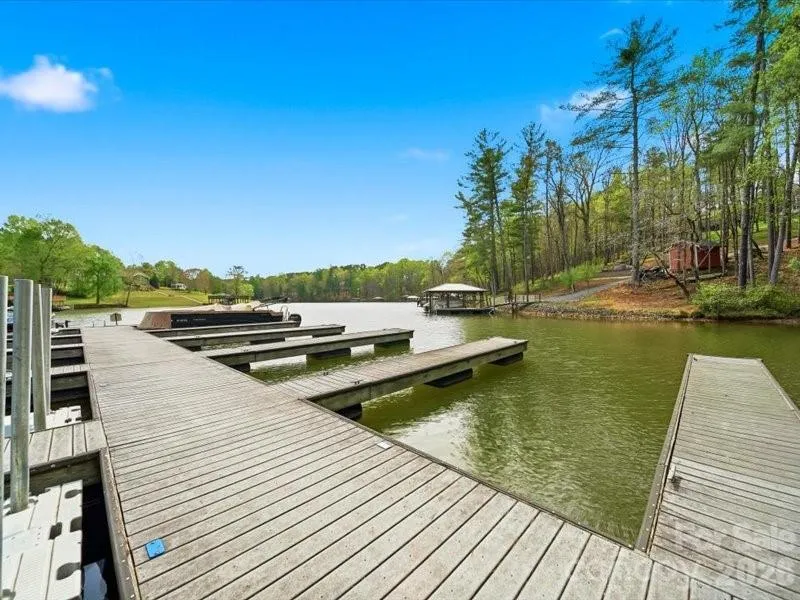 6074 Plantation Pointe Drive Granite Falls, NC 28630