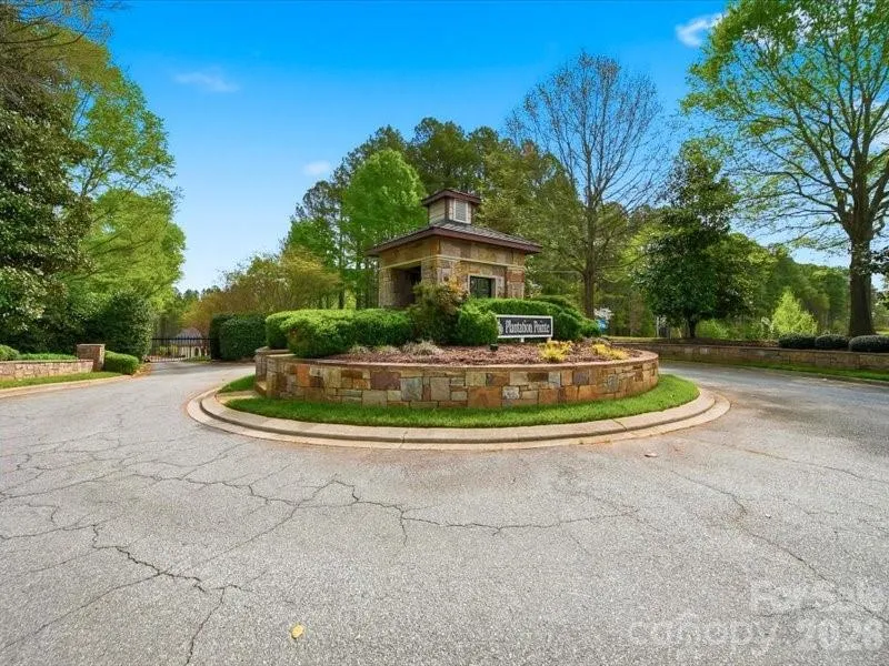 6074 Plantation Pointe Drive Granite Falls, NC 28630