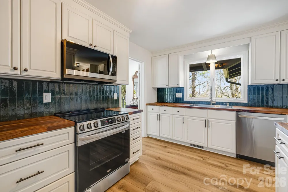 254 Orchard Circle Laurel Park, NC 28739