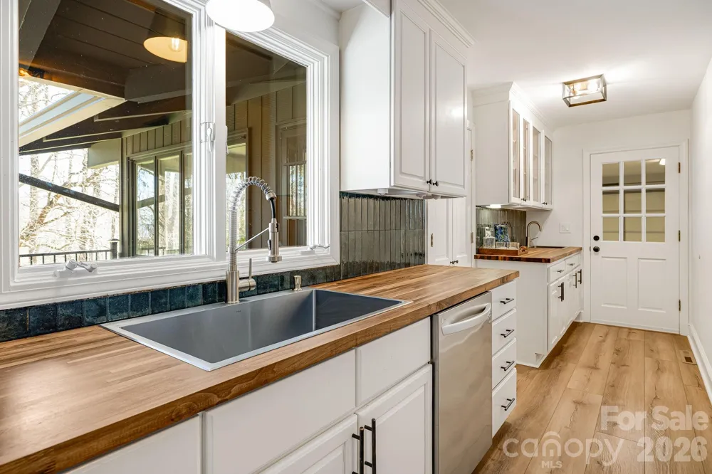 254 Orchard Circle Laurel Park, NC 28739