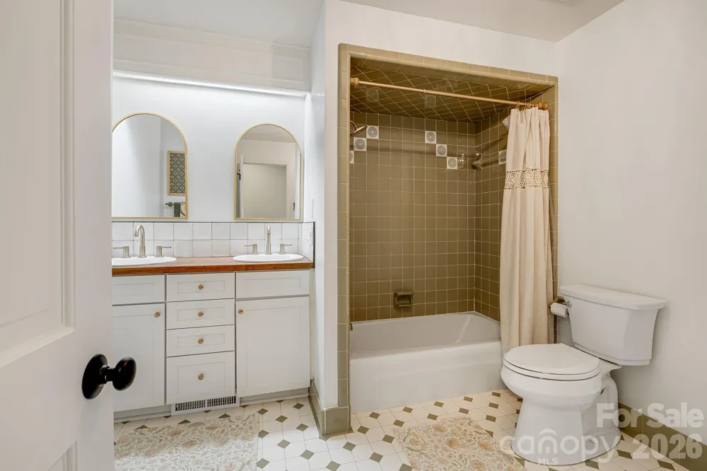 254 Orchard Circle Laurel Park, NC 28739
