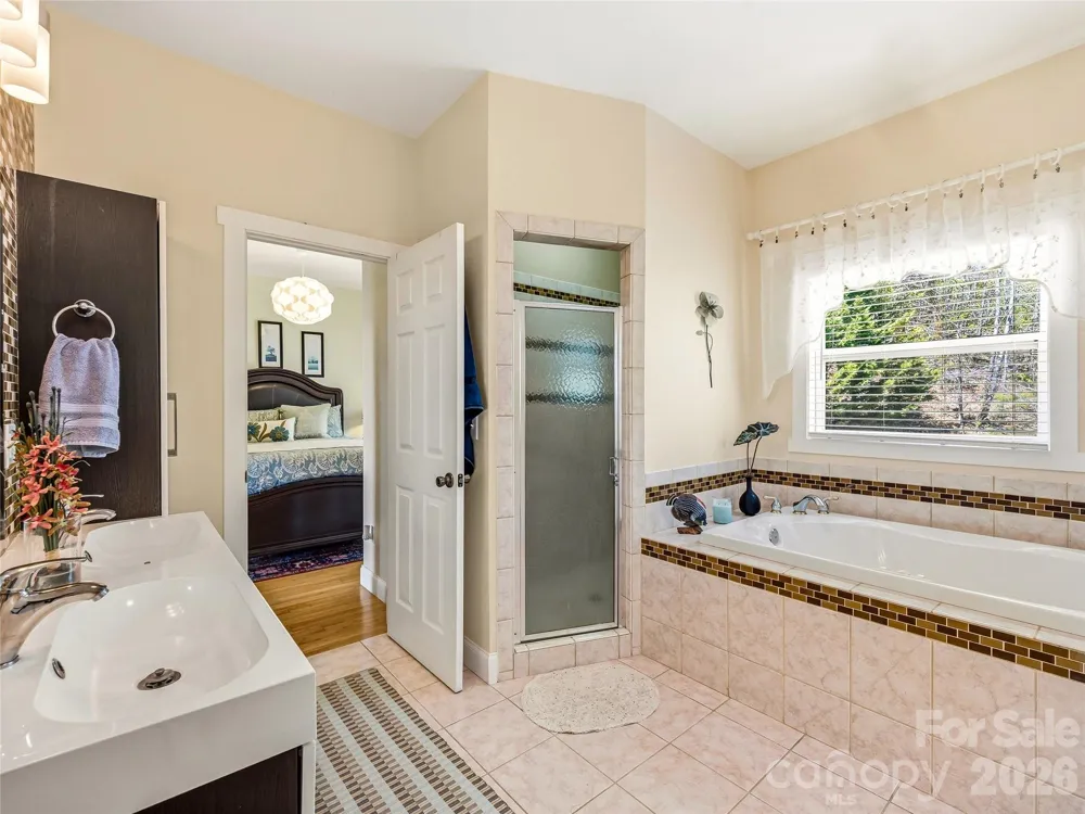 24 Sunnie Rae Lane Candler, NC 28715