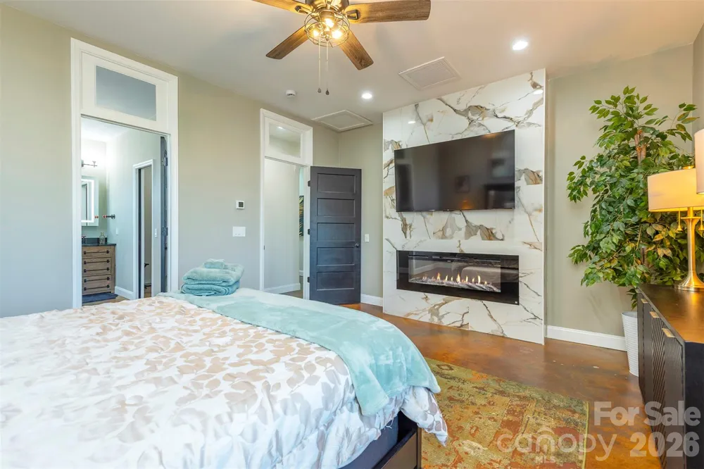 225 Main Street #C Hendersonville, NC 28792