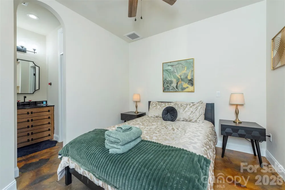 225 Main Street #C Hendersonville, NC 28792