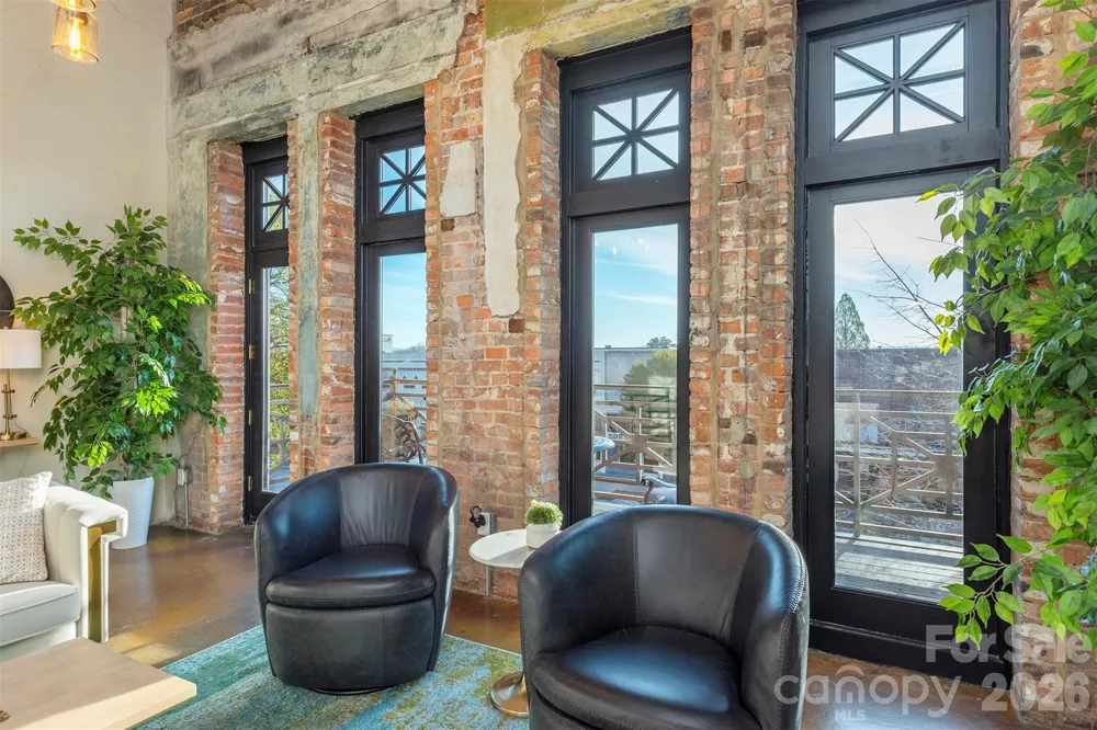 225 Main Street #C Hendersonville, NC 28792