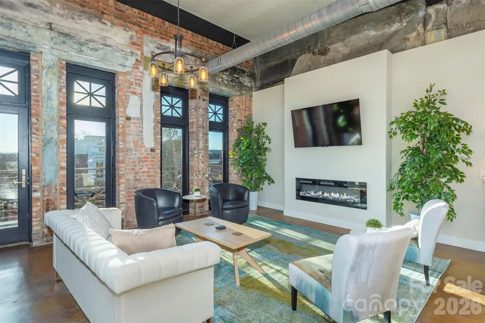 225 Main Street #C Hendersonville, NC 28792