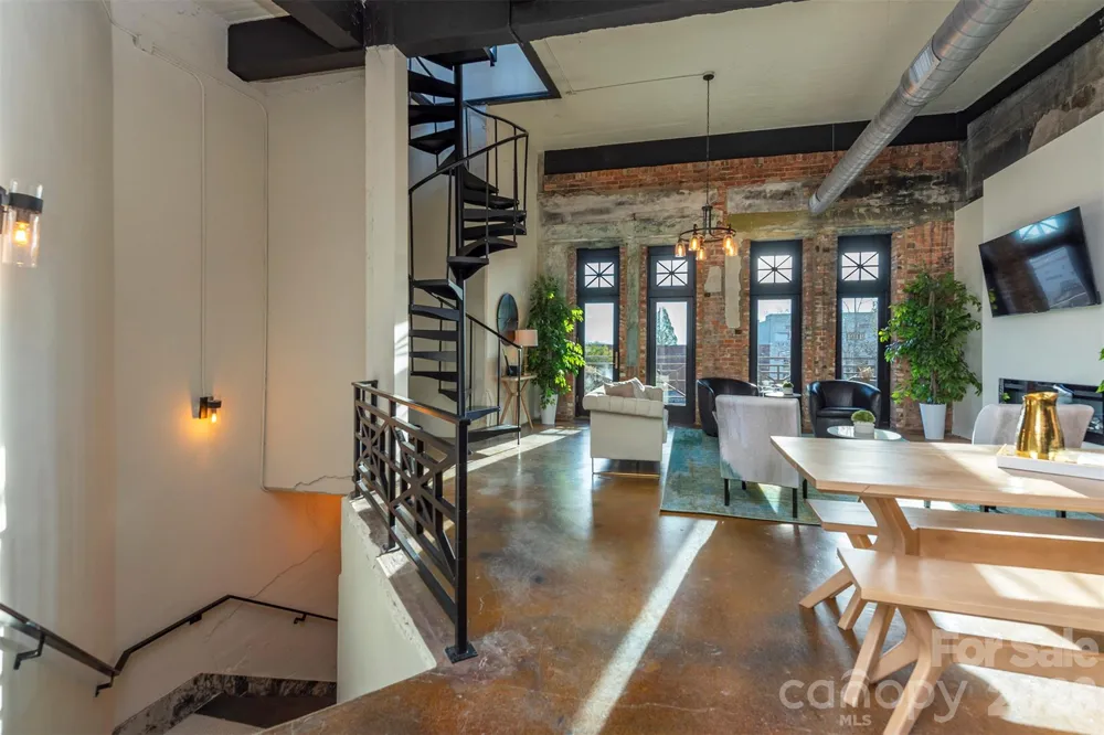 225 Main Street #C Hendersonville, NC 28792