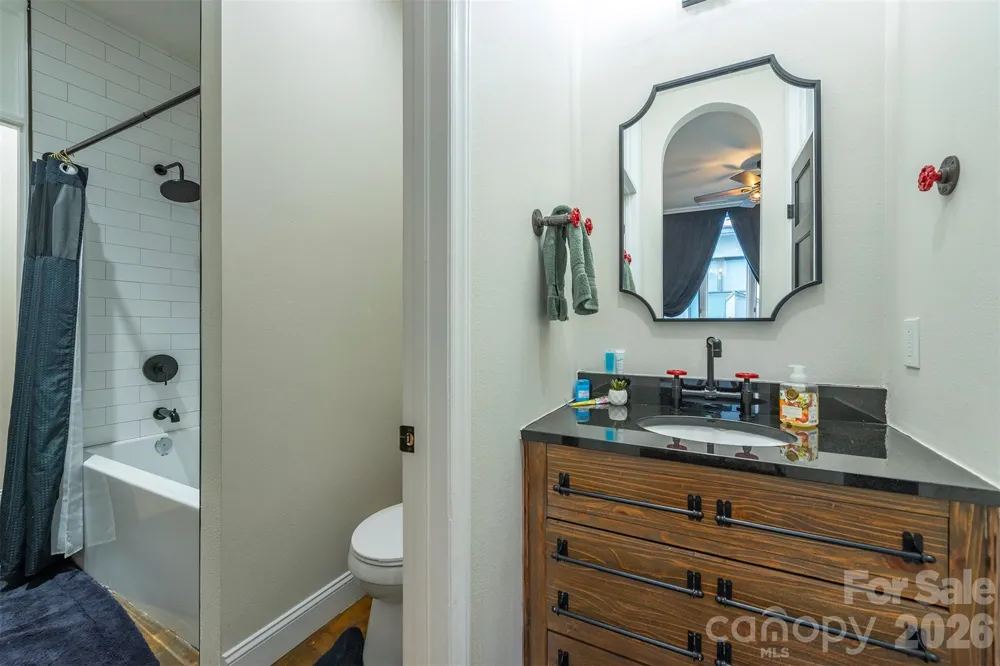 225 Main Street #C Hendersonville, NC 28792