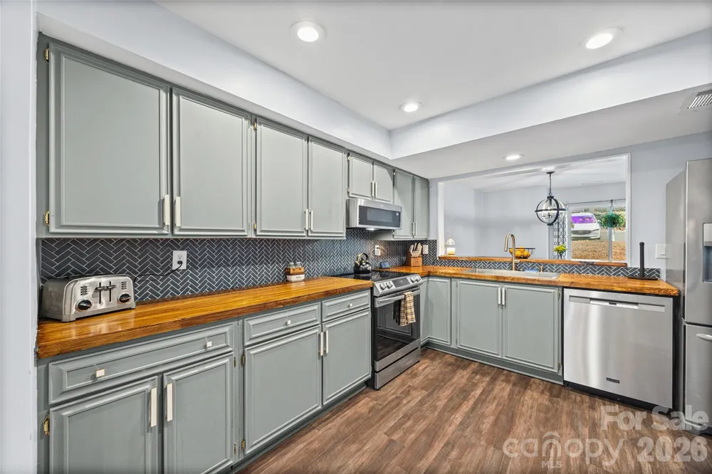 34 Old Post Road Lake Wylie, SC 29710