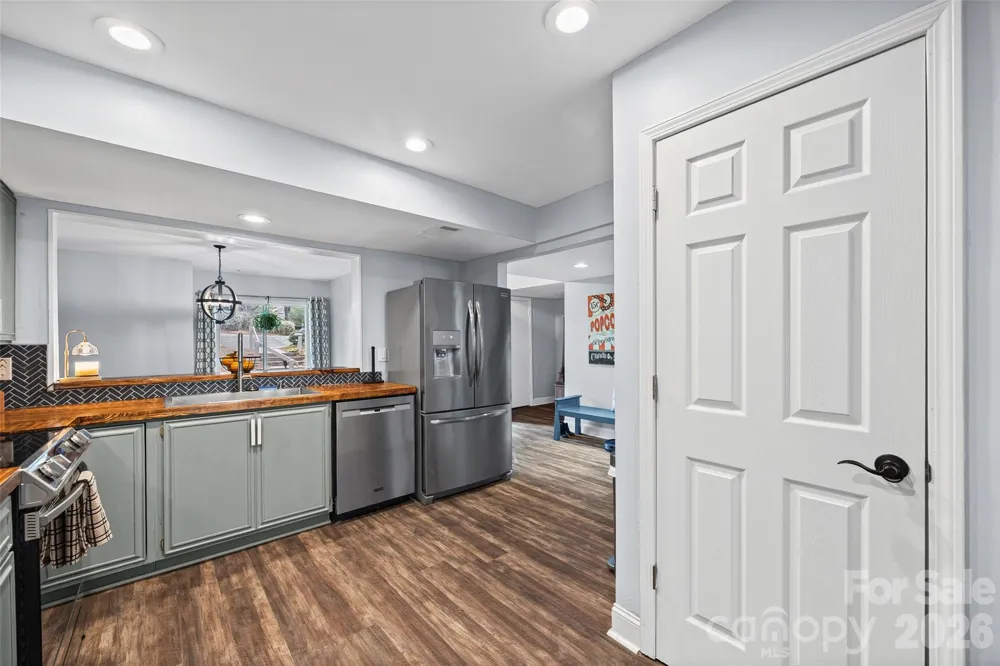 34 Old Post Road Lake Wylie, SC 29710