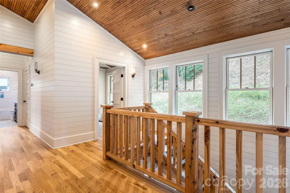 51 Summit Road Swannanoa, NC 28778