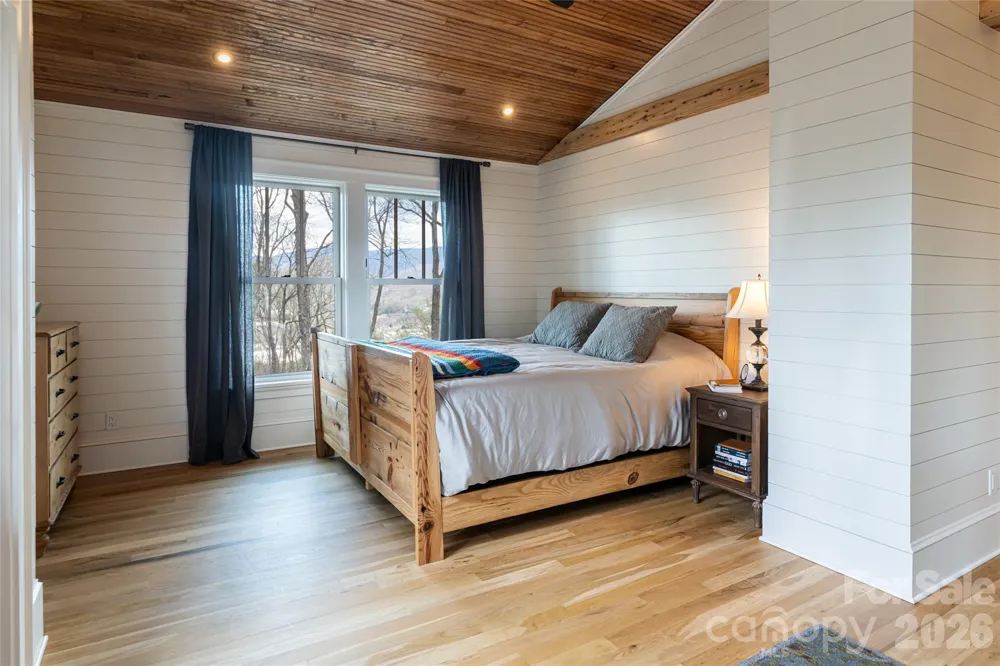 51 Summit Road Swannanoa, NC 28778