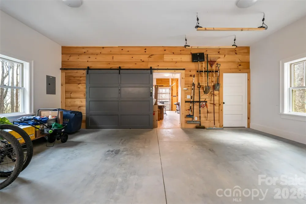 51 Summit Road Swannanoa, NC 28778
