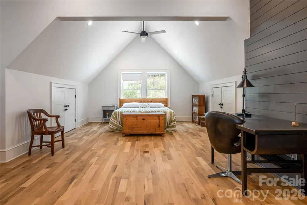 51 Summit Road Swannanoa, NC 28778