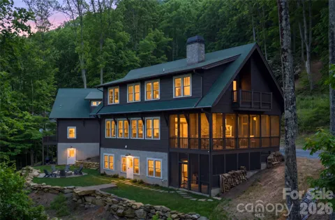 51 Summit Road