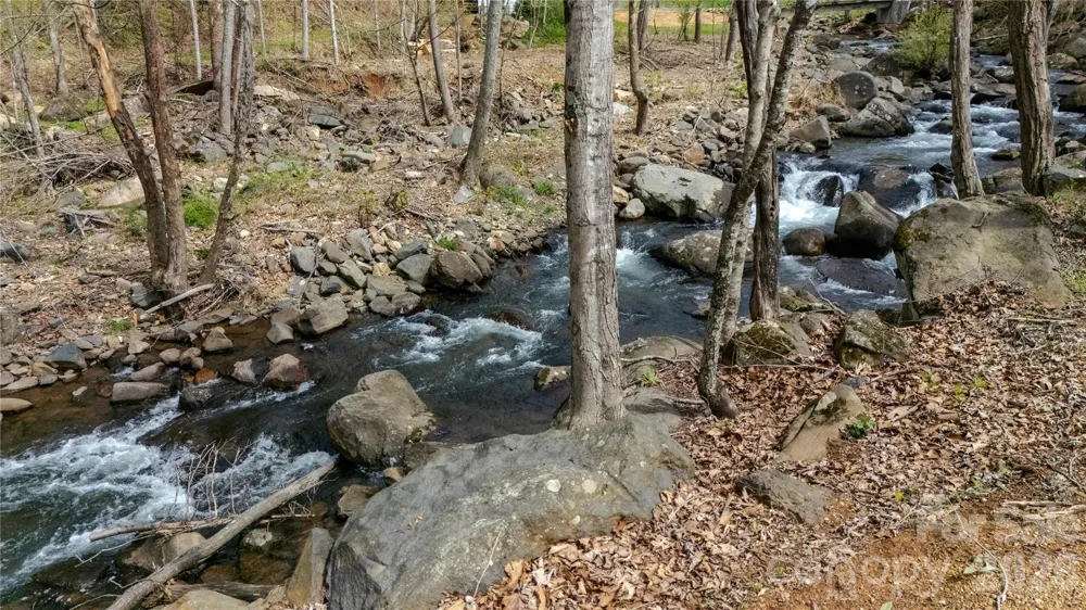 000 Tyler Lane Bakersville, NC 28705