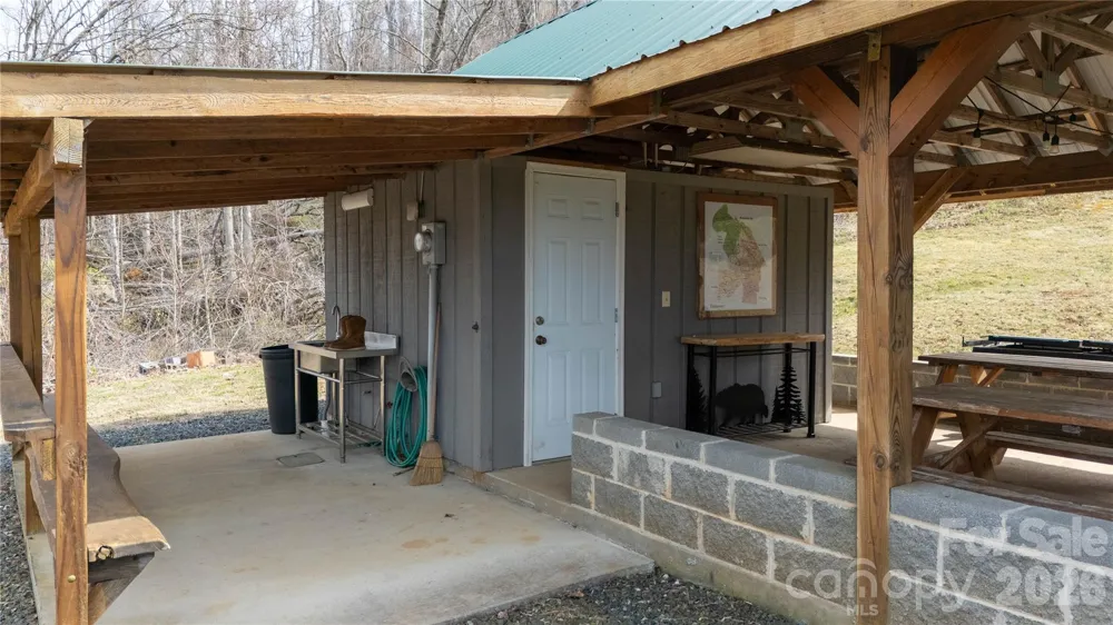 000 Tyler Lane Bakersville, NC 28705