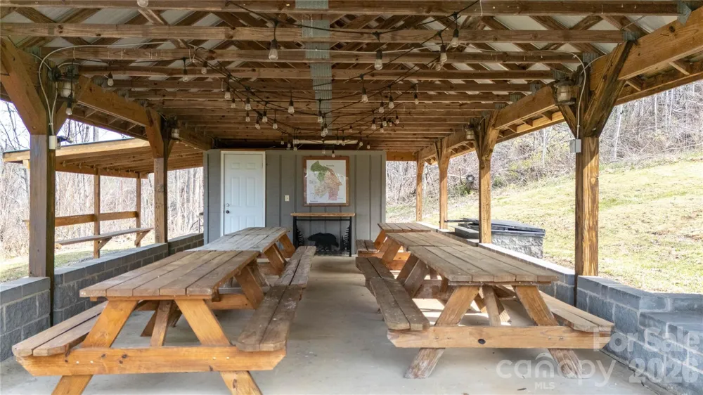 000 Tyler Lane Bakersville, NC 28705