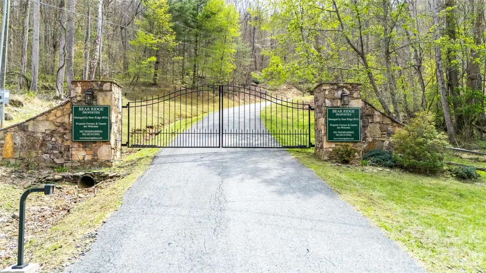 000 Tyler Lane Bakersville, NC 28705