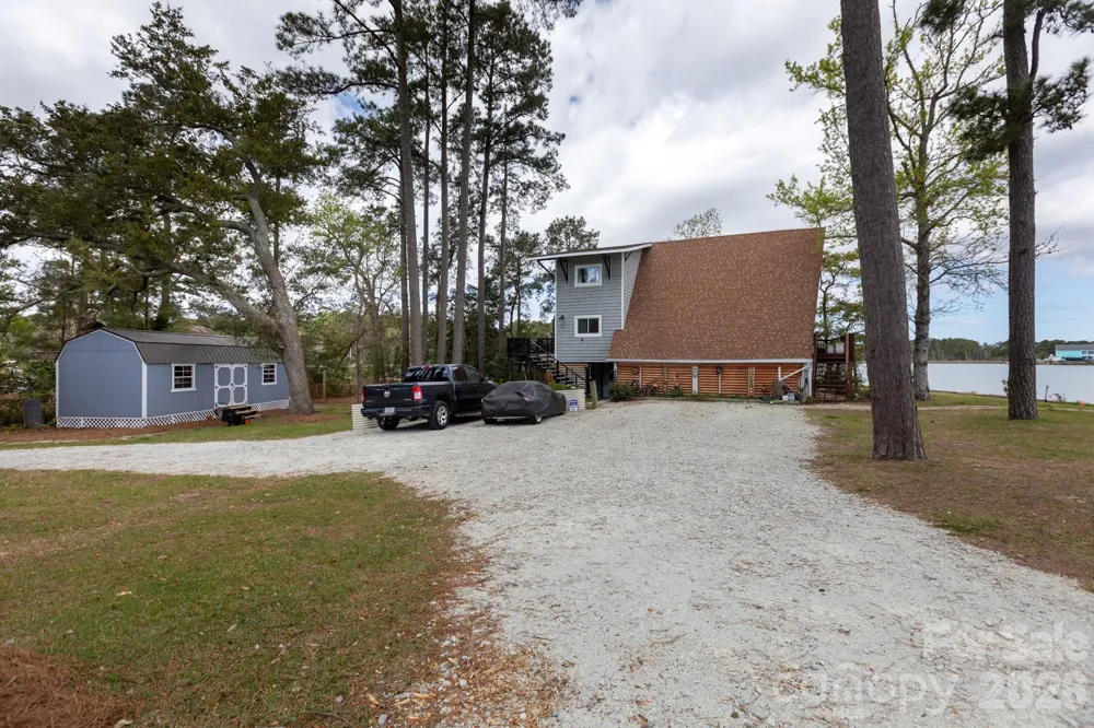 211 Fannie Creek Lane Sneads Ferry, NC 28460