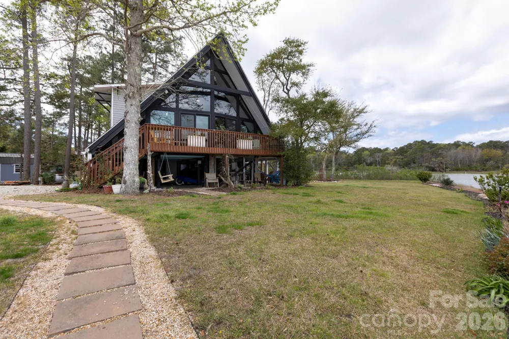 211 Fannie Creek Lane Sneads Ferry, NC 28460