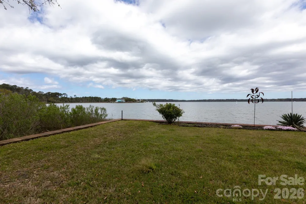 211 Fannie Creek Lane Sneads Ferry, NC 28460