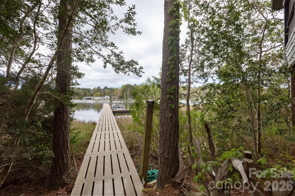 211 Fannie Creek Lane Sneads Ferry, NC 28460