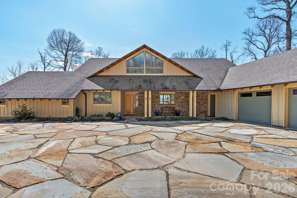588 Long Branch Road Swannanoa, NC 28778