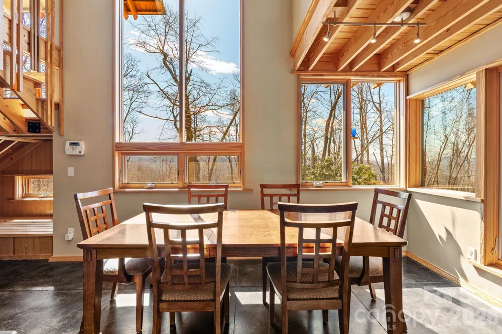 588 Long Branch Road Swannanoa, NC 28778