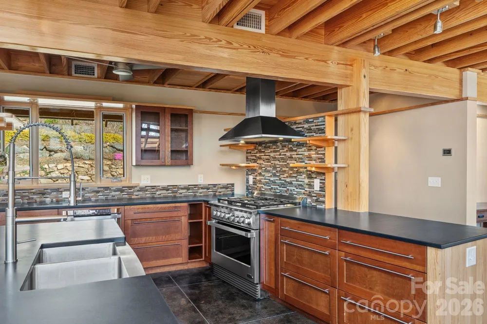 588 Long Branch Road Swannanoa, NC 28778