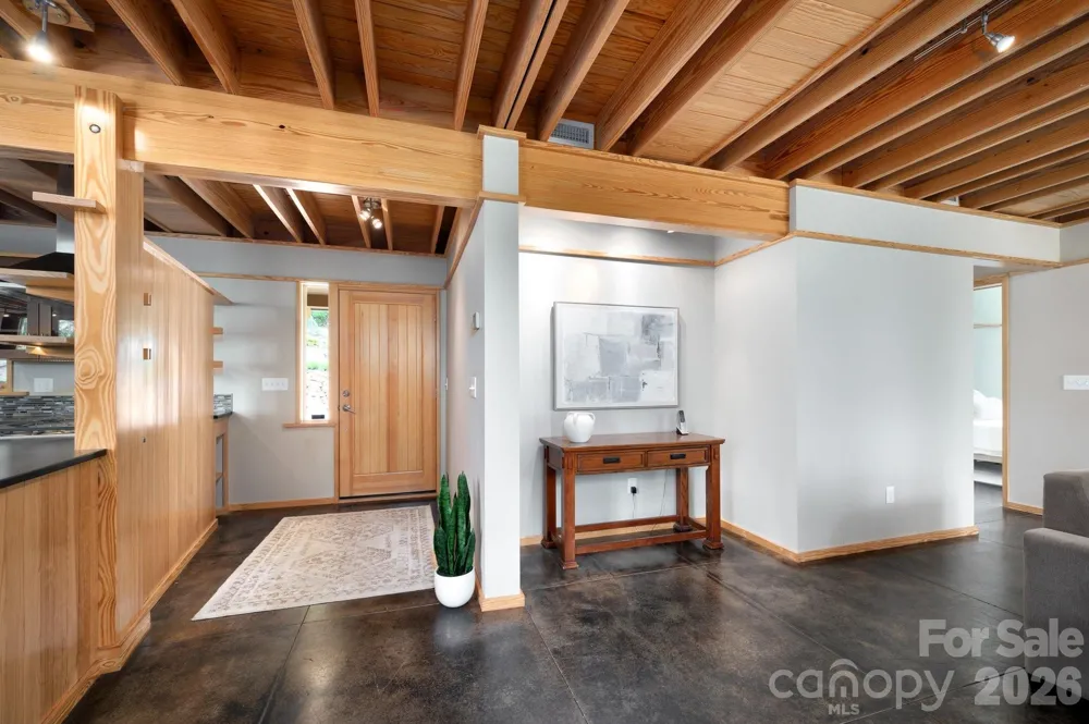 588 Long Branch Road Swannanoa, NC 28778