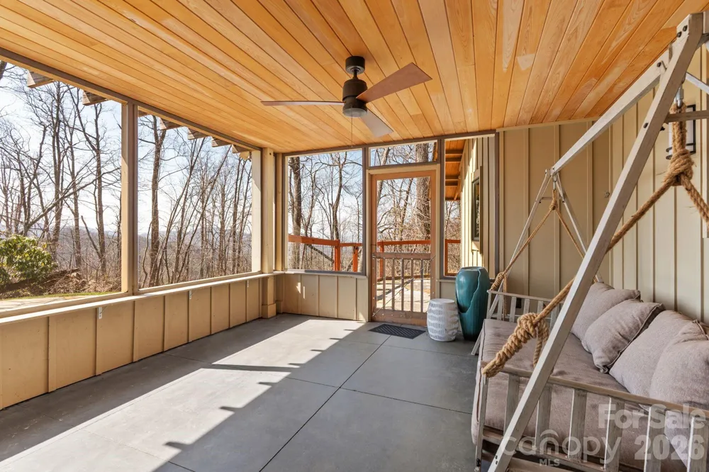 588 Long Branch Road Swannanoa, NC 28778