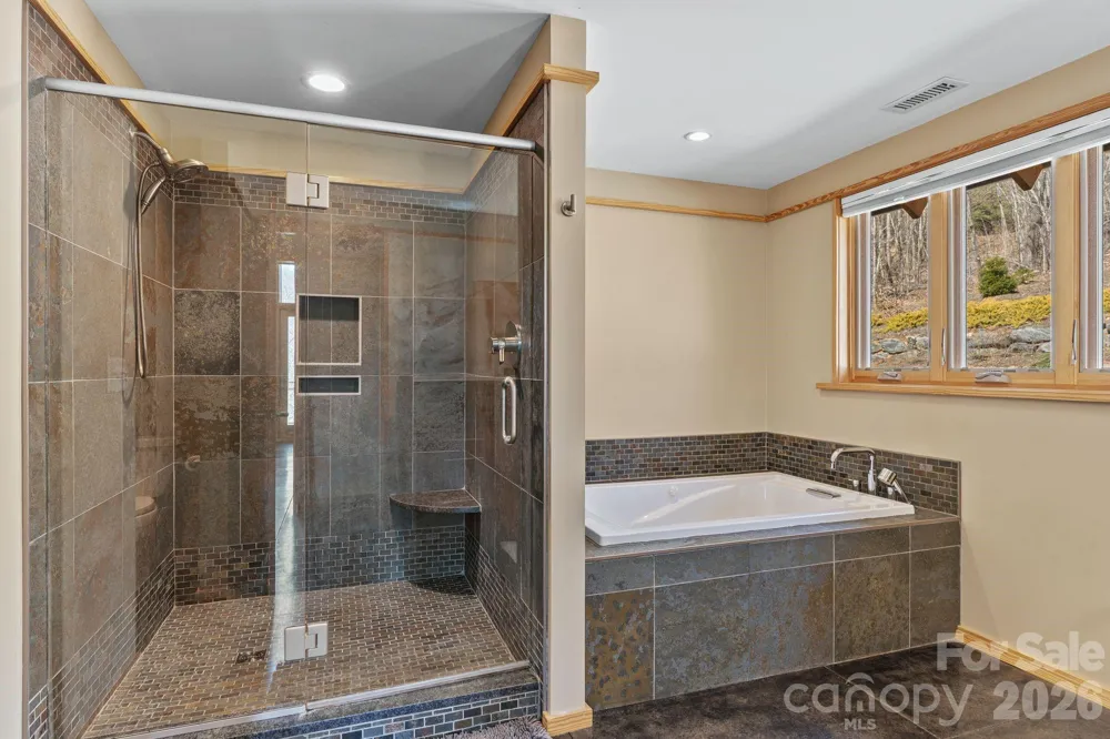 588 Long Branch Road Swannanoa, NC 28778