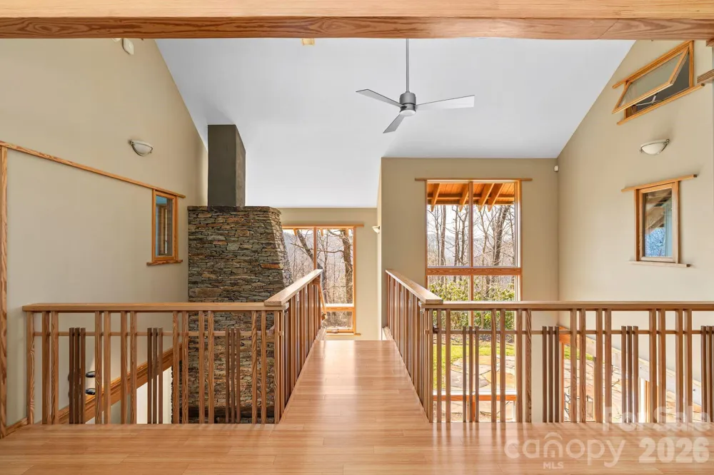 588 Long Branch Road Swannanoa, NC 28778