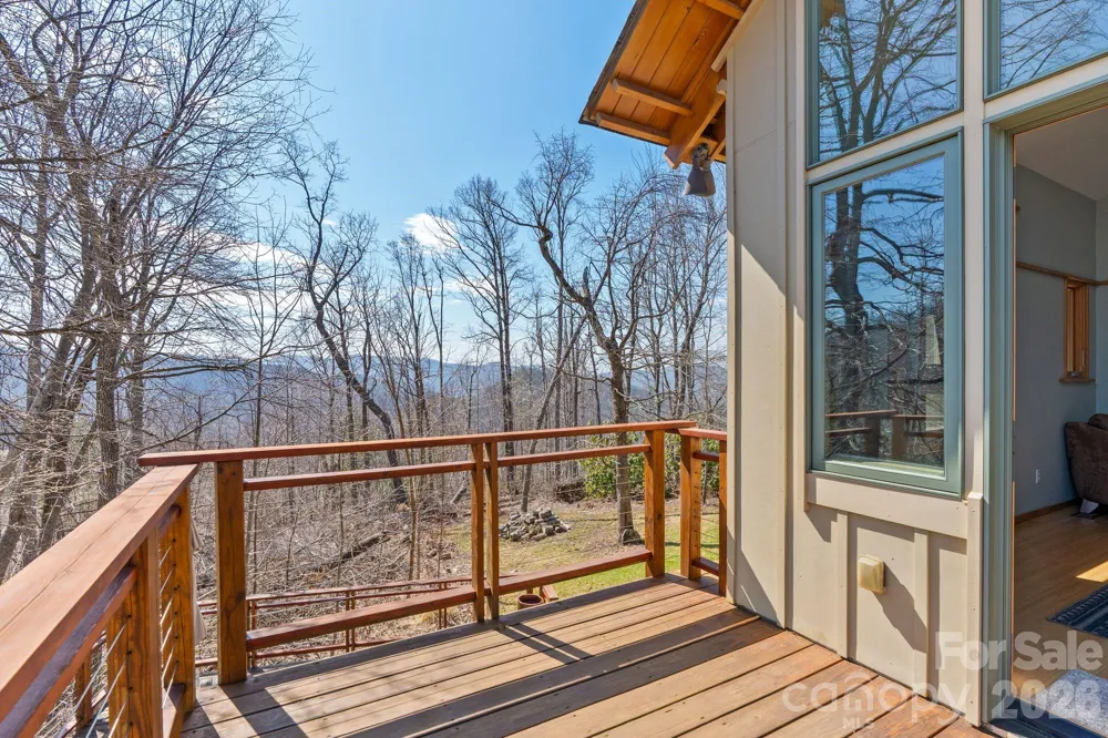 588 Long Branch Road Swannanoa, NC 28778