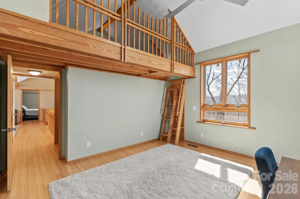 588 Long Branch Road Swannanoa, NC 28778