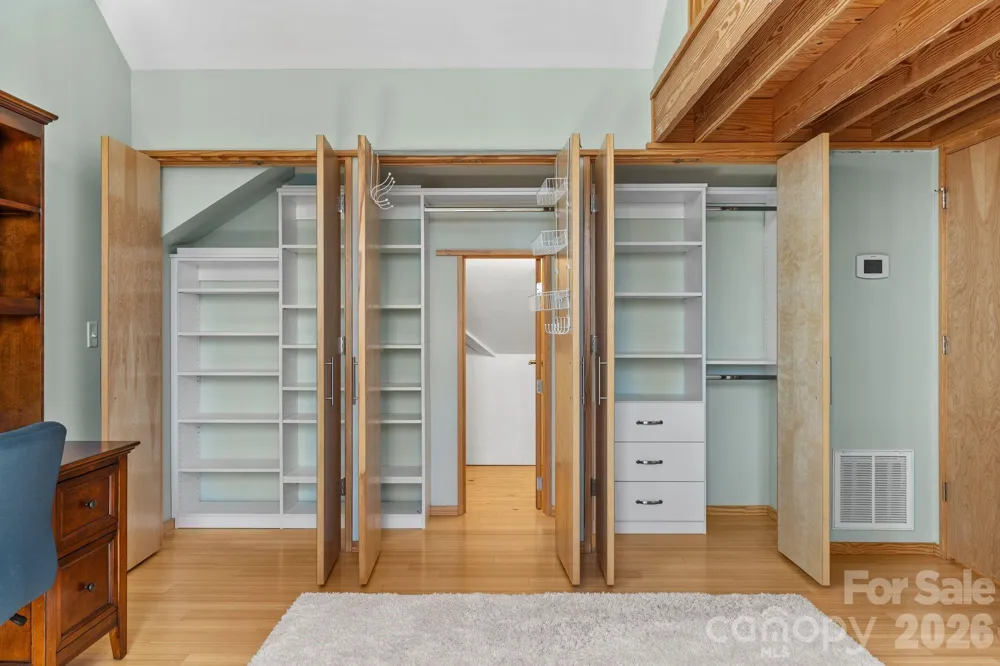 588 Long Branch Road Swannanoa, NC 28778