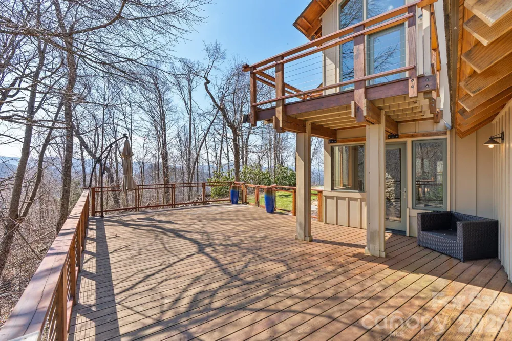 588 Long Branch Road Swannanoa, NC 28778