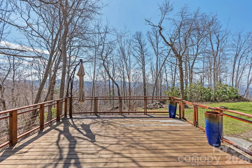588 Long Branch Road Swannanoa, NC 28778