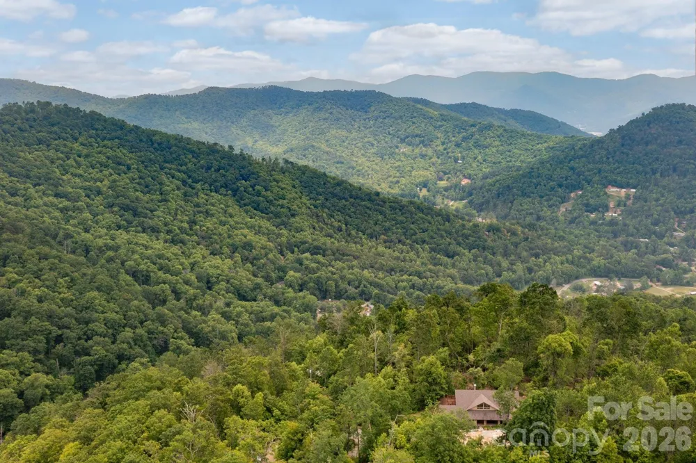 588 Long Branch Road Swannanoa, NC 28778